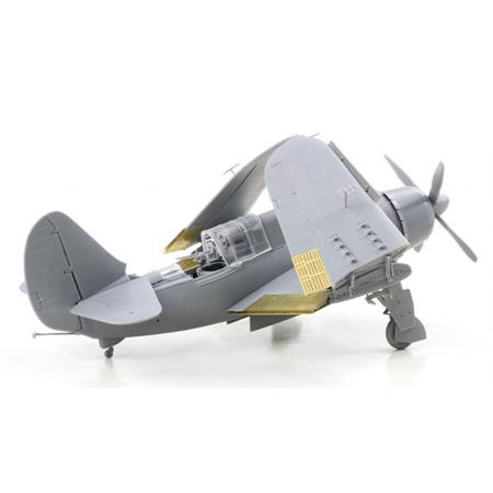 Curtiss SB2C-4 Helldiver