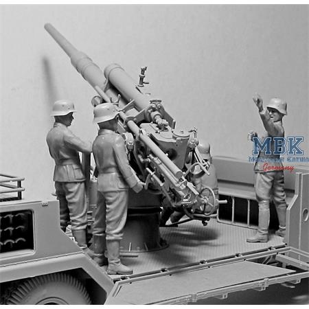 German WW2 8.8 cm Flak Crew