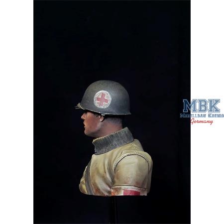U.S. Medic during the Battle of the Bulge 1:12