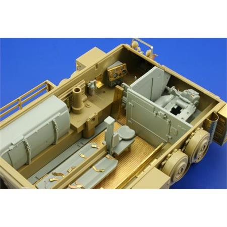 M-113 IDF Fitter interior (Academy)