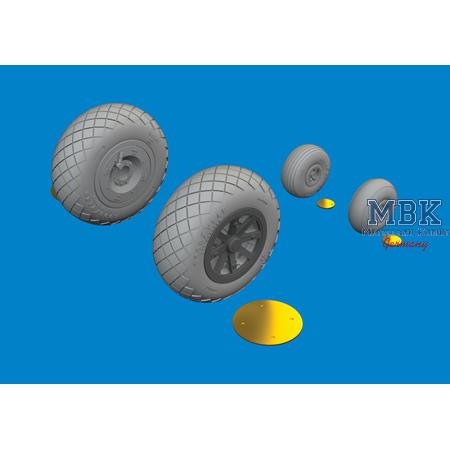 Curtiss P-40N Warhawk wheels with diamond tread