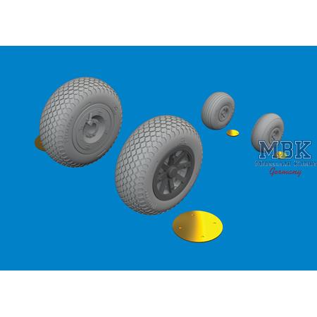 Curtiss P-40N Warhawk wheels with cross tread