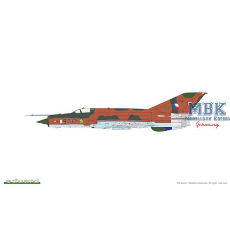 Mikoyan MiG-21MF Fighter Bomber  -Profipack- 1/72