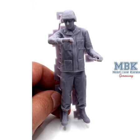 US army M113 crew 80s (1:16)