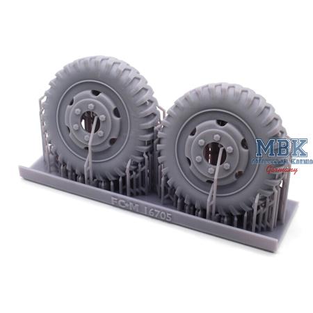 M3 halftrack, directional weightes tires (1:16)