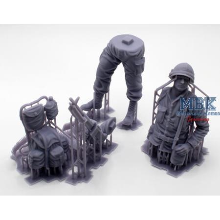 US soldier with M60 Machine Gun (1:16)