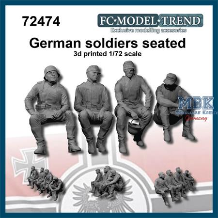German soldiers seated (1:72)