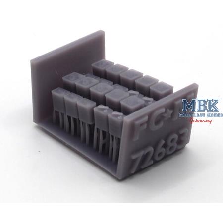 "Flimsy" British WWII fuel containers (1:72)