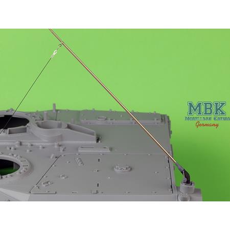 Comrod Antenna VHF3088VM tilted - for Leopard 2