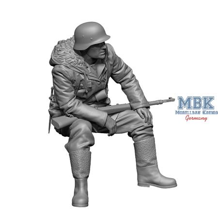 WW2 SS soldier Winter uniform 1 1:16