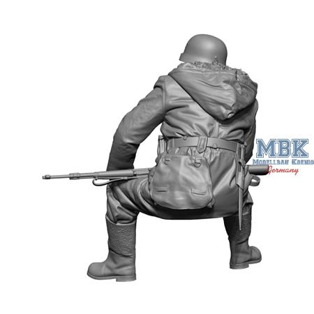 WW2 SS soldier Winter uniform 1 1:16