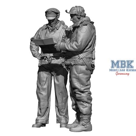 USAAF Bomber Pilot & Crew 1:16