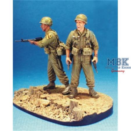 FIRST CAVALRY 1965 LZ-RAY w/ Base