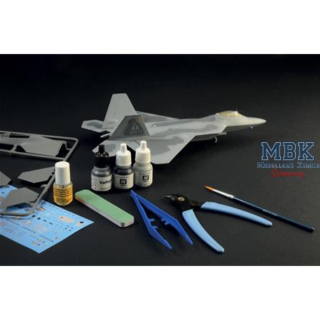 Lockheed Martin F-22 Raptor  - MODEL SET 1:72