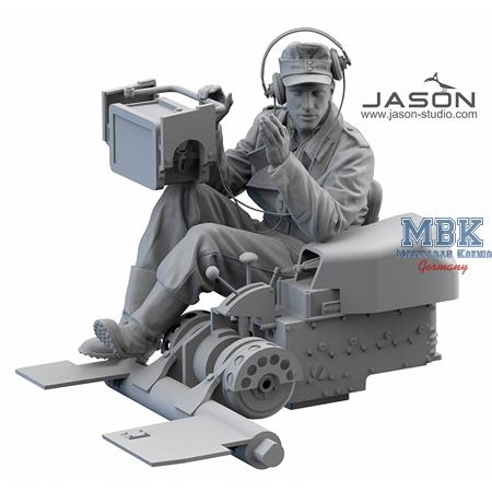 German Sd.Kfz. 250/1 Ausf.A radio operator 1:16