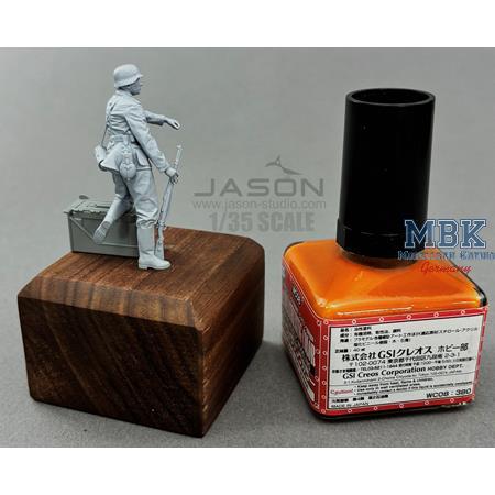 WWII German infantryman 1:35