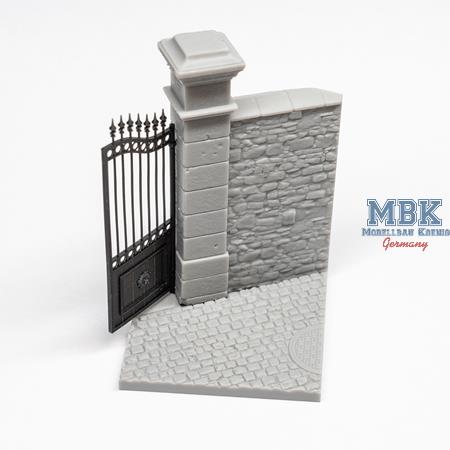 Mauerstück m. Tor / Base w/gate and wall 01 (1:35)