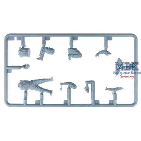 German & Romanian Pilots w/Ground Staff