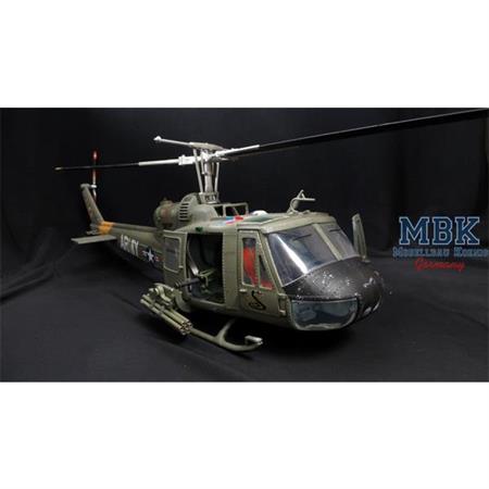 UH-1 Huey B-501st Vietnam 1:18