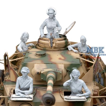 Pzkpfw IV German Female Tank Crew
