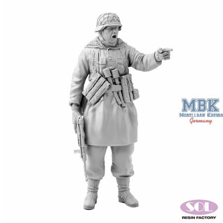 WWII German Winter Infantry with MP40 (1:35)