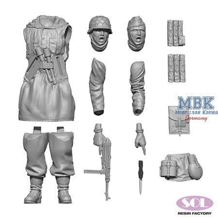 WWII German Winter Infantry with MP40 (1:35)