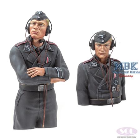 WWII Tiger Tank Radio operator and Driver (1:16)