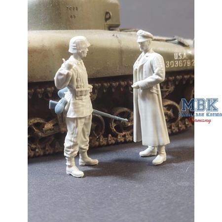 Waffen-SS grenadiers set Normandy