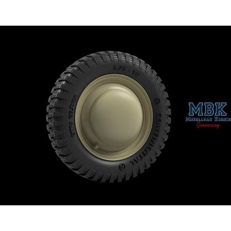 VW Kübelwagen wheels w/ protective cap (Initial)