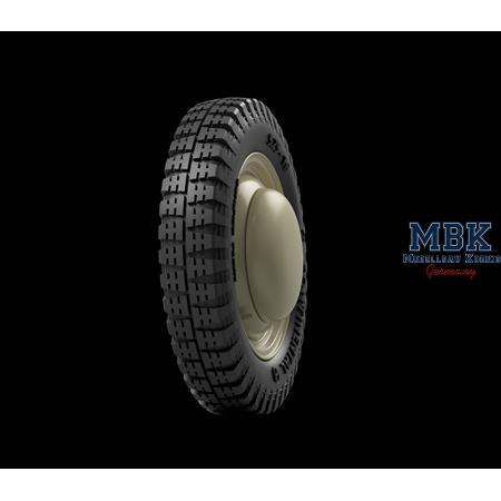 VW Kübelwagen wheels w/ protective cap (Initial)