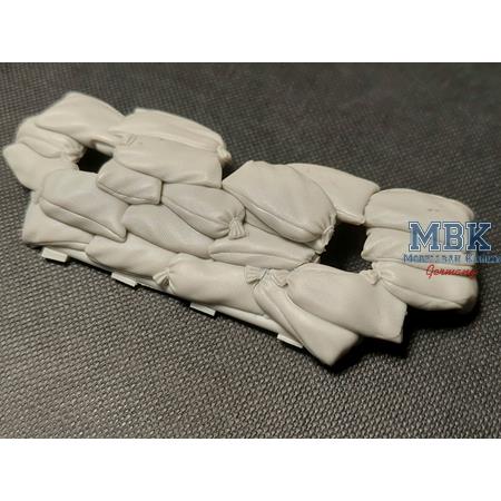Sandbags armor for M18 “Hellcat”