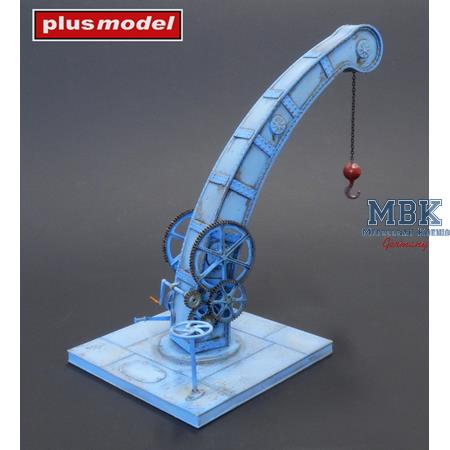 Hand operated port crane