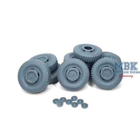 Sd.Kfz 234 wheels set w/ spare (weighted) mix 9+1