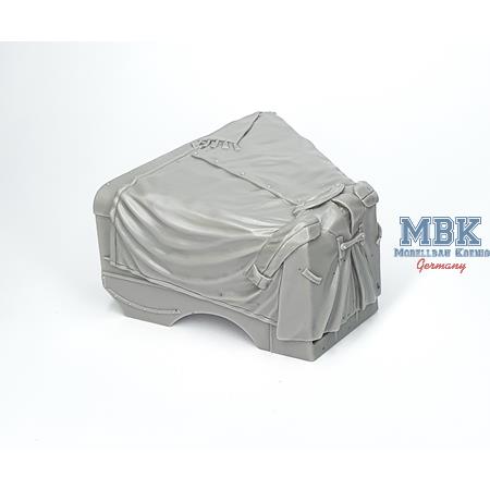 Sd.Kfz 9 FAMO engine deck with winter canvas cover