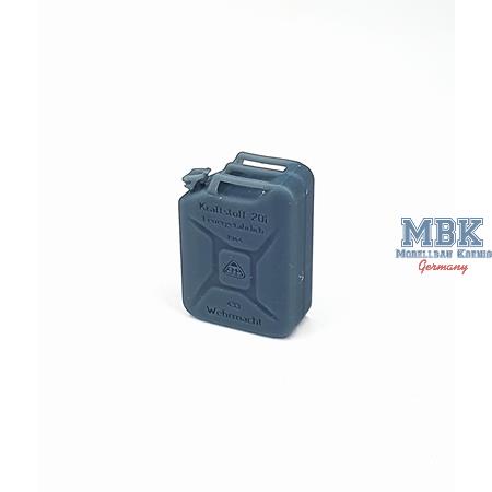 German late fuel jerry cans/ Benzinkanister (12x)