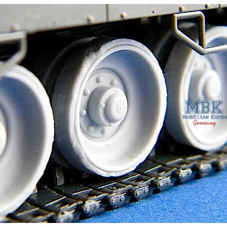 Leopard 2 abgenutzte Laufrollen / worn roadwheels