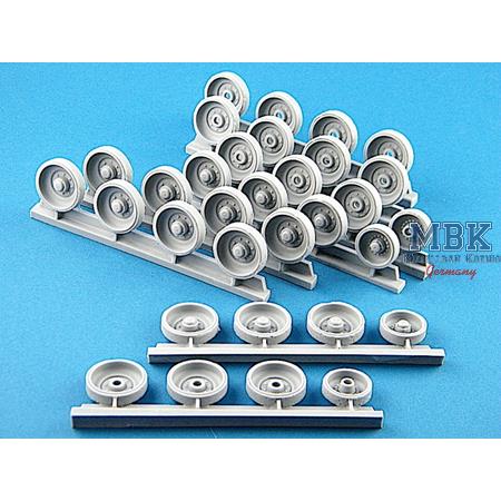 Leopard 2 abgenutzte Laufrollen / worn roadwheels