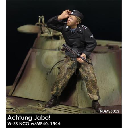 "Achung JaBo" Waffen SS 1944 w/MP40  1/35