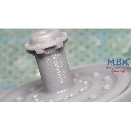 Correct Tiger II B, early/mid wheel discs (RFM)