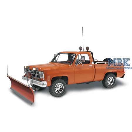 GMC Pickup with Snow Plow (Schneepflug)