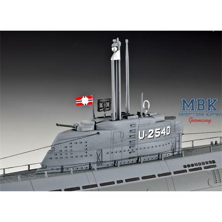Deutsches U-Boot Typ XXI mit Interieur