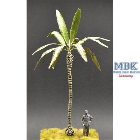 Large Palm tree faded, yellow/brown leaves - 25cm
