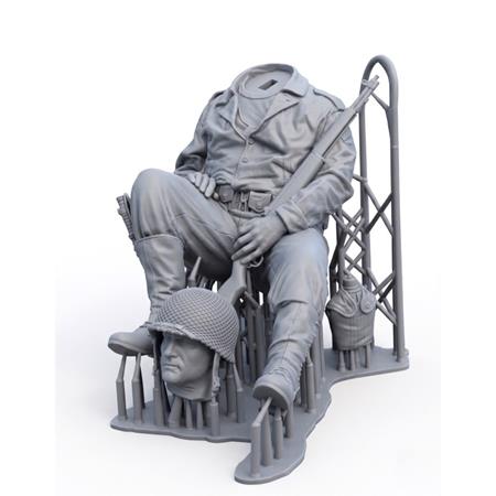 U.S. soldier at rest (WWII)  (1:35)