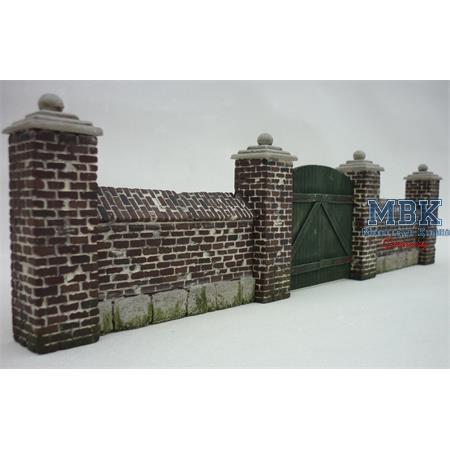 Park wall with gate