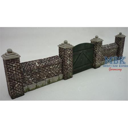 Park wall with gate