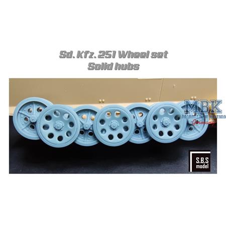 Sd.Kfz. 251 Roadwheel set with solid hubs