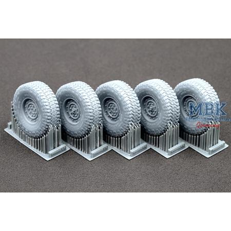 HMMWV MT/R 12-bolt Ordinary wheel set - 1/35