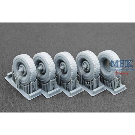 UAZ 469 Sagged wheel set - 1/35