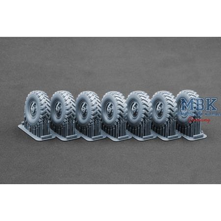 URAL-4320 OI-25 Ordinary wheel set - 1/35