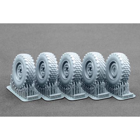 Unimog U1300 MPT80 Ordinary Wheel Set (Revell)